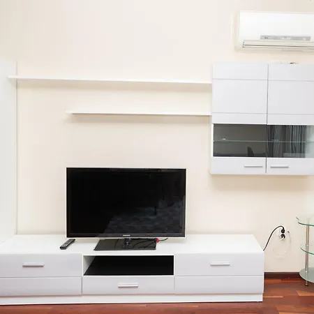 Charming 1br Steps From South Park Апартаменты София