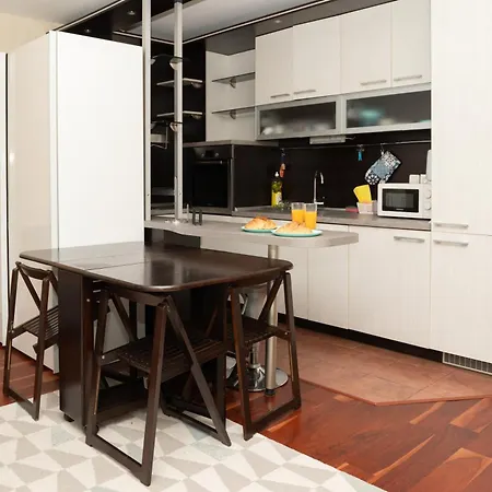 Charming 1br Steps From South Park ソフィア